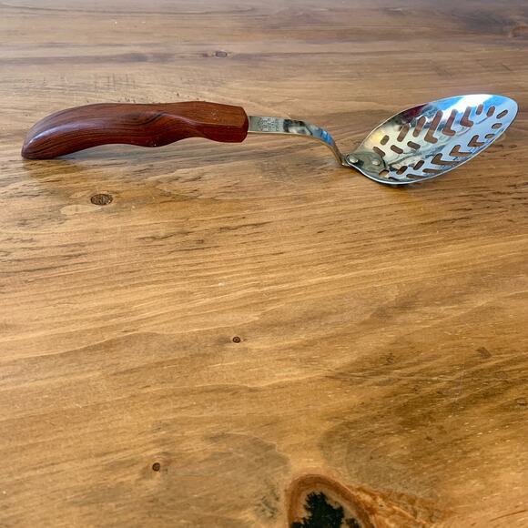 Cutco No 13 Slotted Serving Spoon Stainless Marbled Brown Handle Vintage USA - Picture 5 of 7